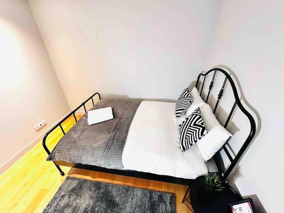 Lisbon Marques De Pombal Top Flat Great Locations City Center B Exterior photo