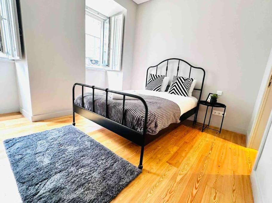 Lisbon Marques De Pombal Top Flat Great Locations City Center B Exterior photo